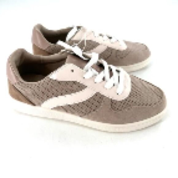 New Old Navy Classic Lace Up Sneaker Mesh Comfort Shoe size 8 - Picture 2 of 5